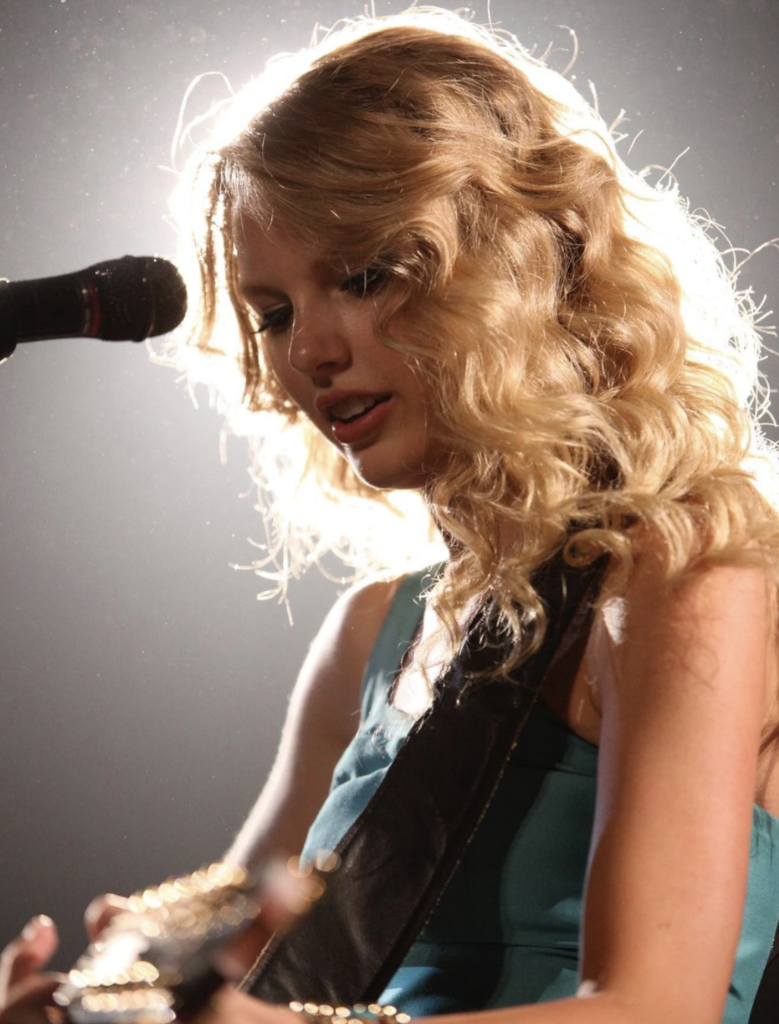 Instagram @taylorswift // @Austinkingsleyswift